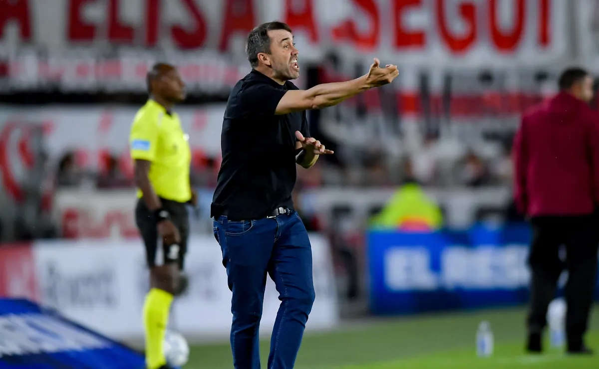 Las reacciones de Coudet ante Carabobo.