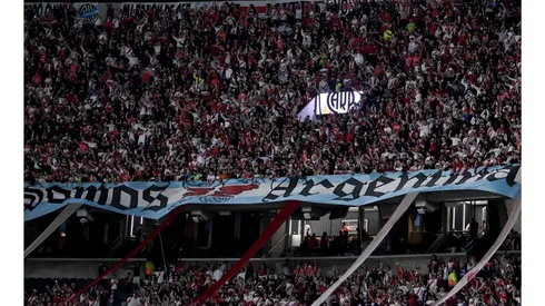 La reacción de los hinchas con los jugadores.