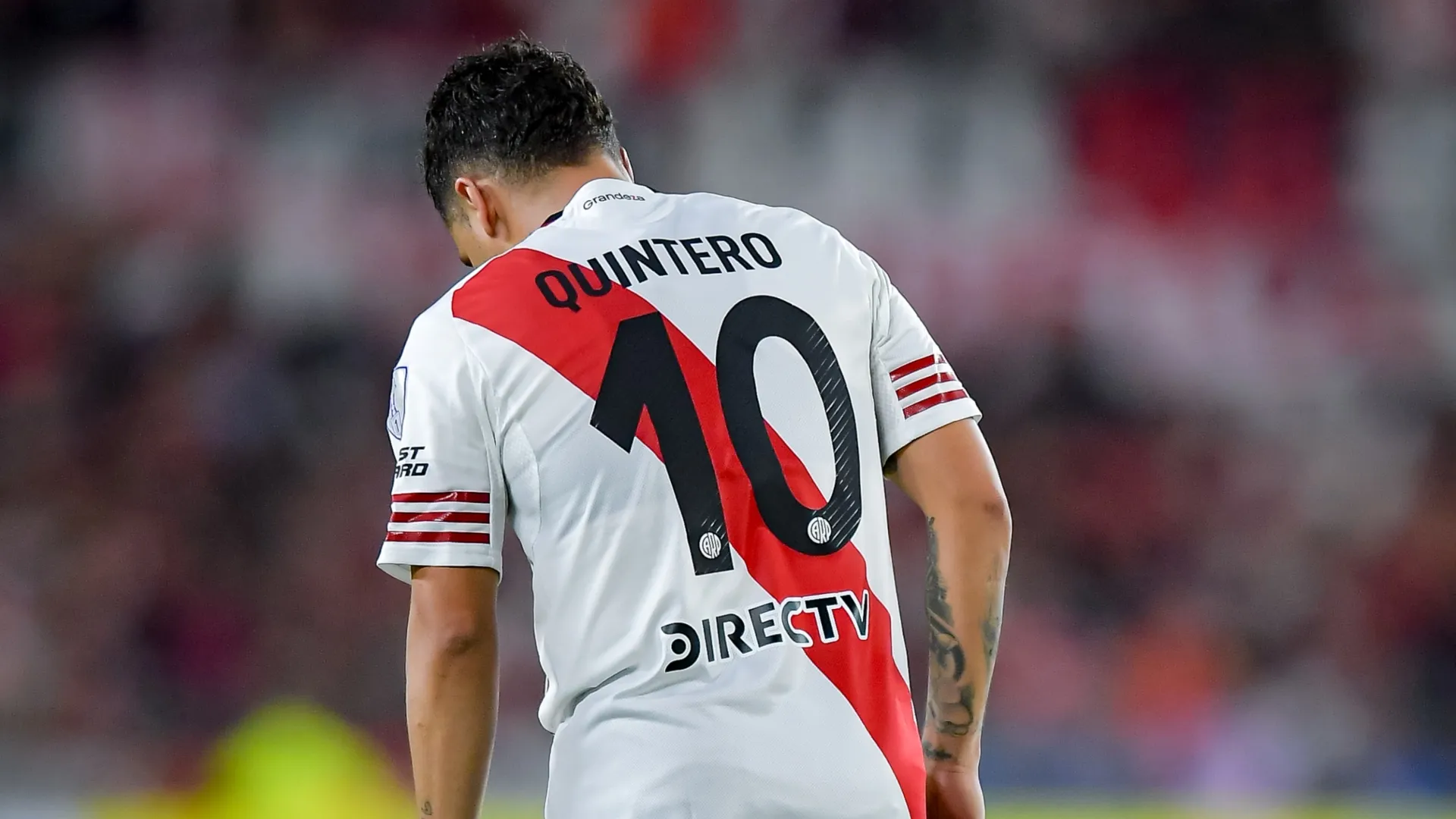 Juanfer no estará para el partido con Blooming y podría estar despidiéndose.