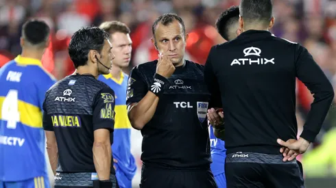 Desde Boca salieron a condicionar el arbitraje.