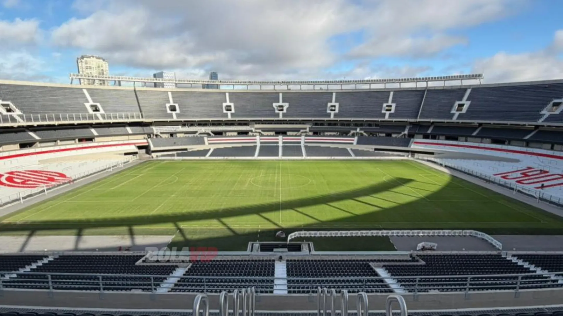 River apunta a presentar un campo de juego mejorado