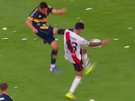 Catarata de errores: los fallos de River en la jugada que termina en penal para Boca