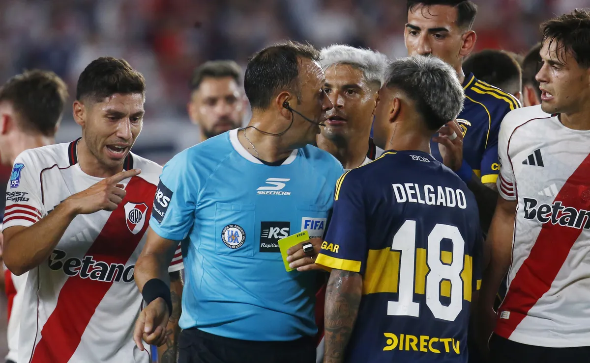 Por qié desde el VAR no llamaron a Darío Herrera.