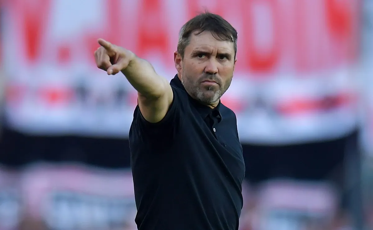 La extraña forma en la que Coudet armó los últimos dos mediocampos de River