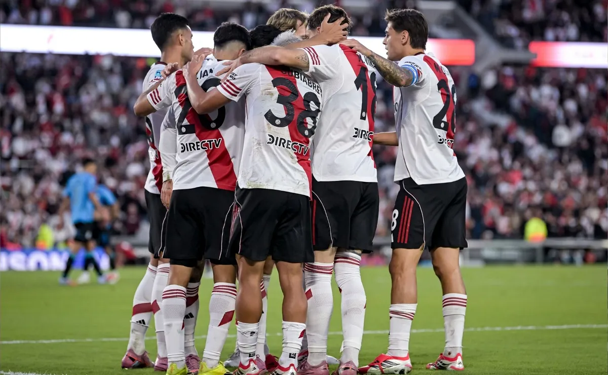 A falta de dos fechas, contra quién estaría jugando River en los octavos de final del Apertura y en qué estadio