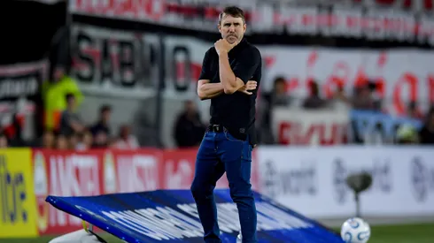 El Chacho analiza variantes para el partido del sábado.