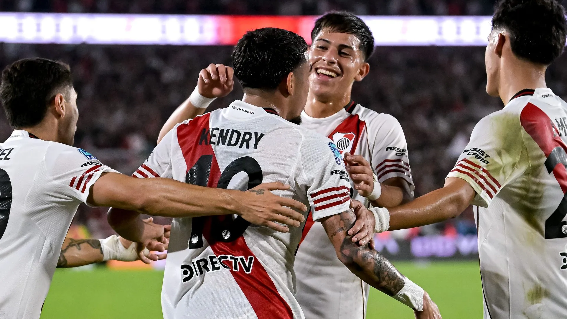 River terminó el partido con ocho futbolistas surgidos de las inferiores.