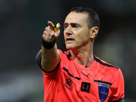 Conmebol confirmó al árbitro para River vs. Bragantino: sus polémicos antecedentes