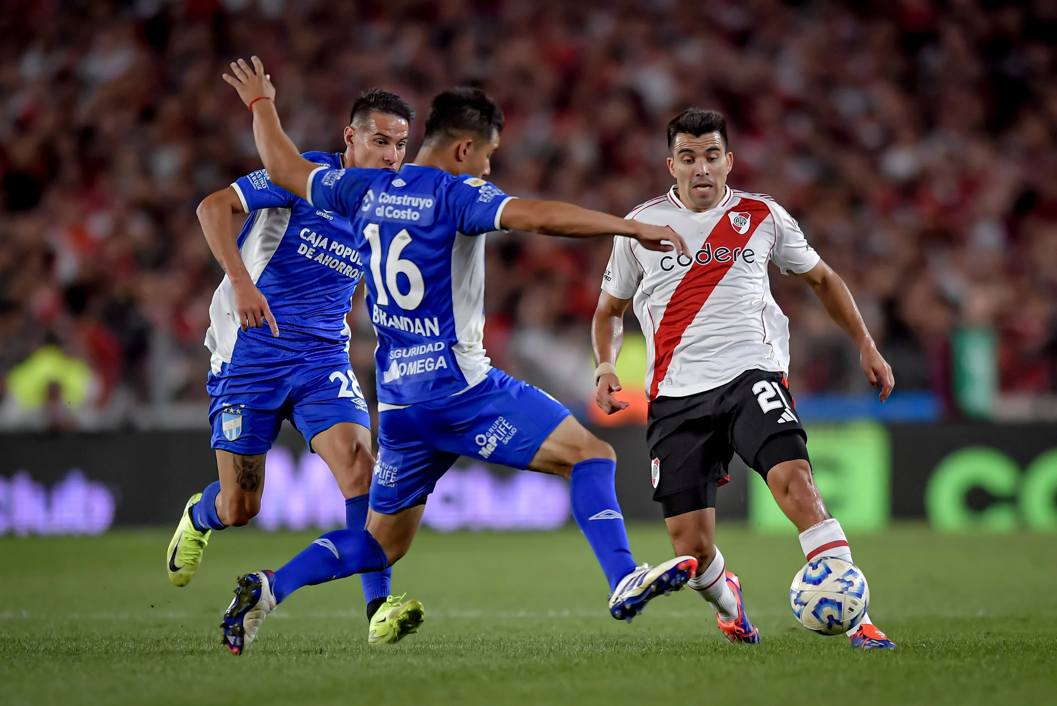 River jugaría ante Atlético Tucumán el domingo 3 de mayo a las 20:30. (Getty Images)