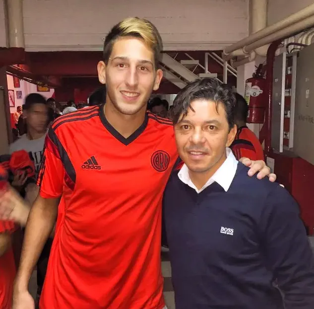 Franco Ravizzoli junto a Gallardo durante su paso por las inferiores de River. (@franravizzoli)