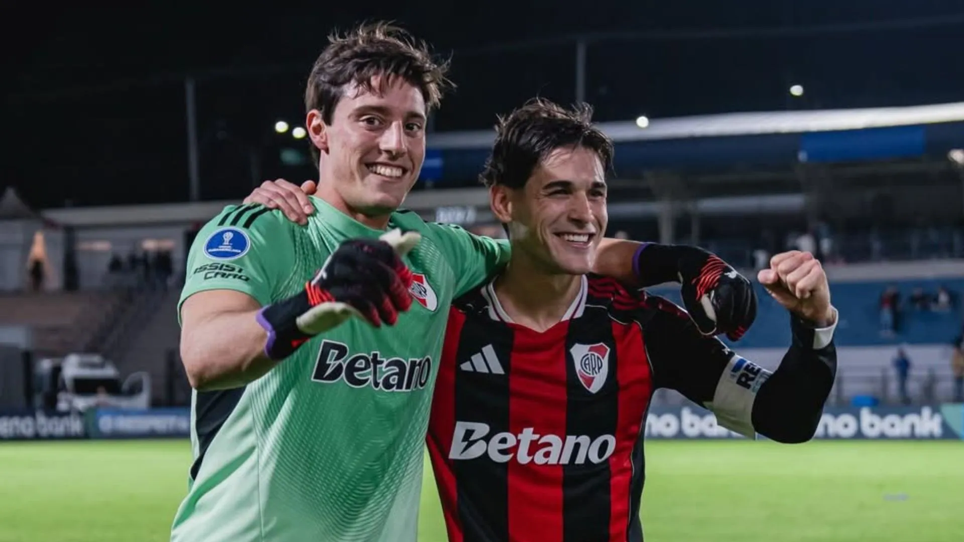 Beltrán y Martínez Quarta festejaron el triunfo de River en Brasil. (Prensa River)