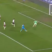 Siempre aparece: la excelente atajada de Santiago Beltrán para negarle el segundo a Atlético Tucumán