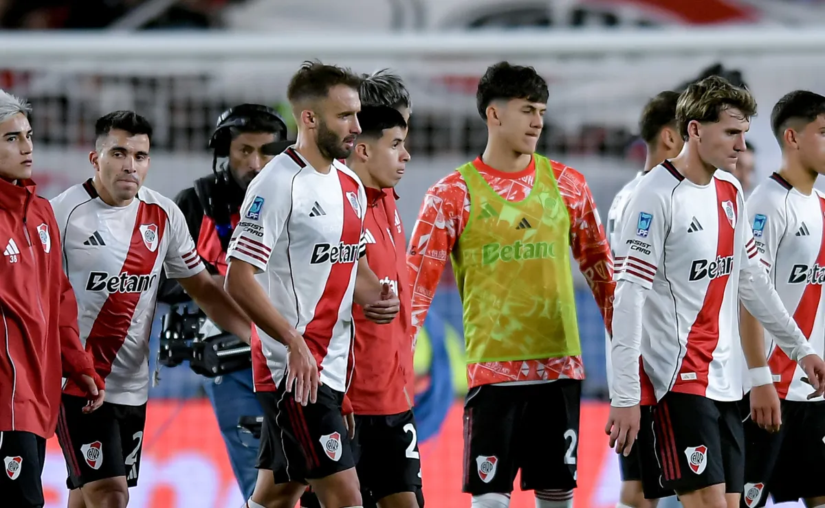 No representan a nadie: el Monumental se hizo escuchar y reprobó a los jugadores de River tras el papelón con Atlético Tucumán