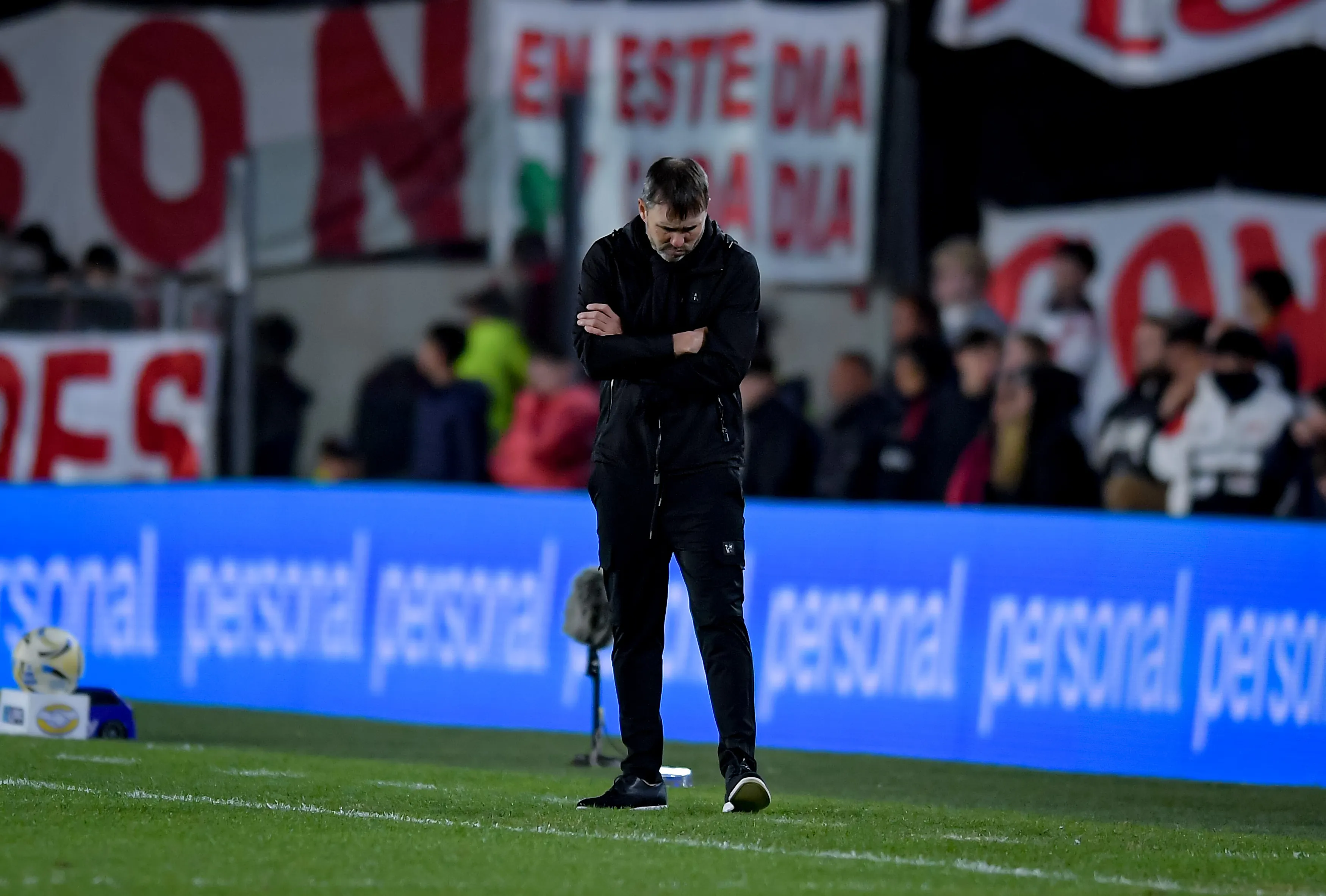 Coudet fue autocrítico después de la dura derrota de River en el Monumental. (Getty Images)