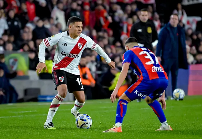 River enfrentará a San Lorenzo este domingo a las 19:00 horas en el Monumental. (Getty Images)