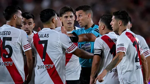 Se confirmó quién dirigirá el clásico en el Monumental.