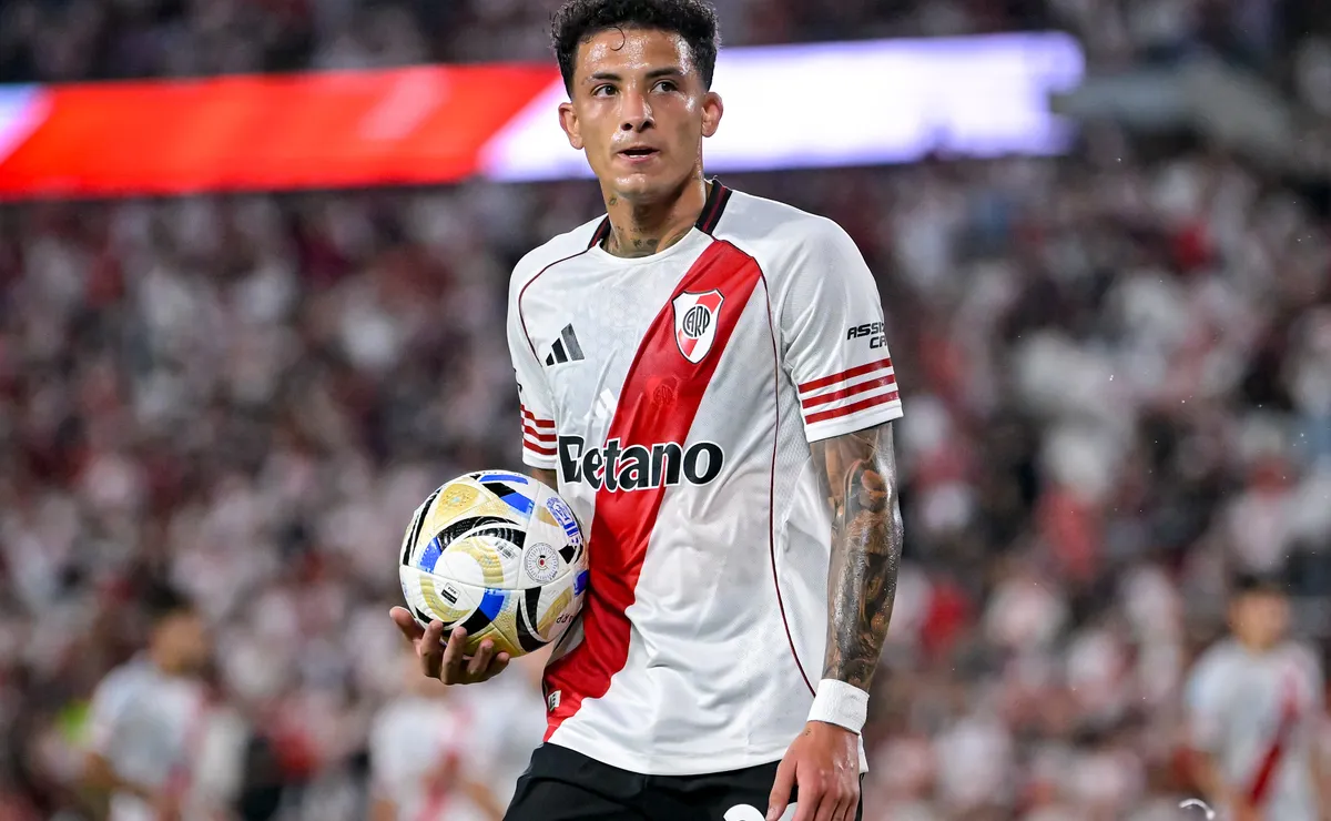 River avanza en la venta de Kevin Castaño.