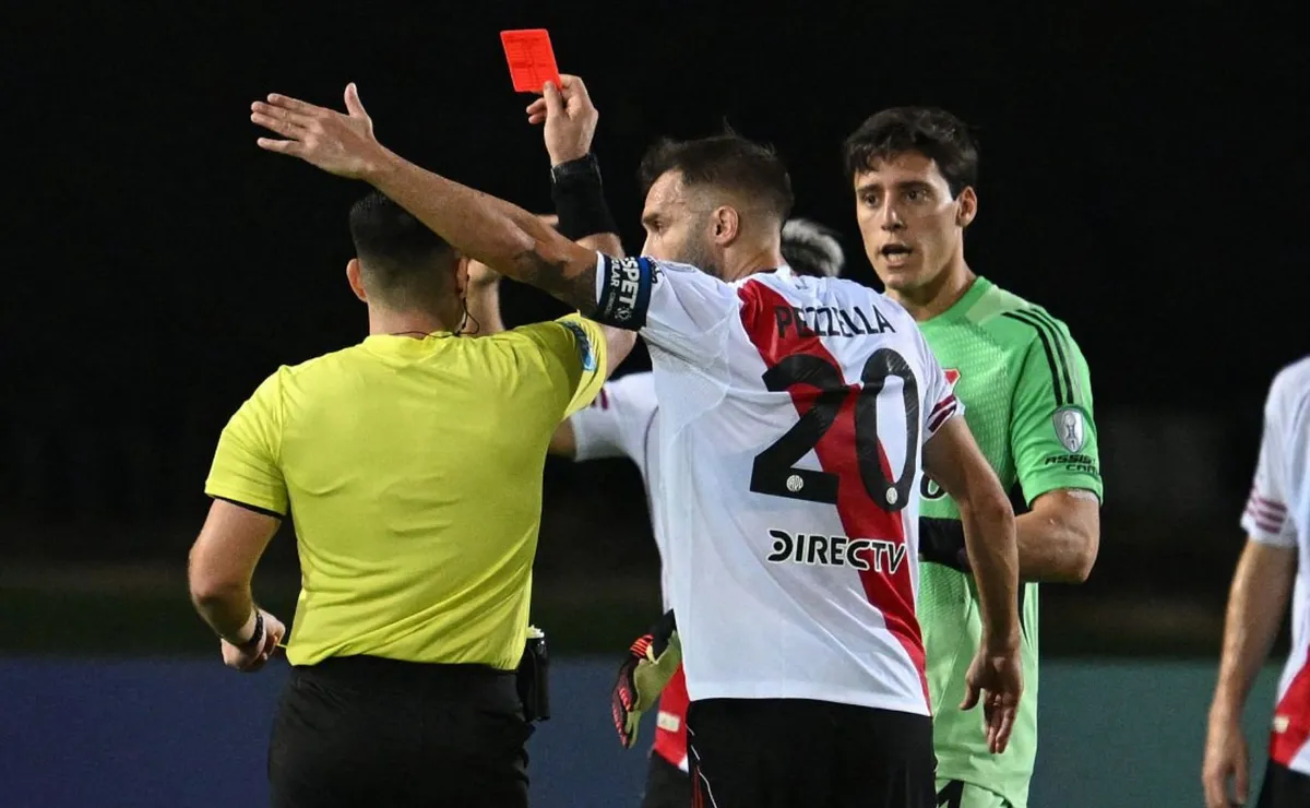La decisión tajante de River con la Conmebol tras la insólita expulsión de Santiago Beltrán