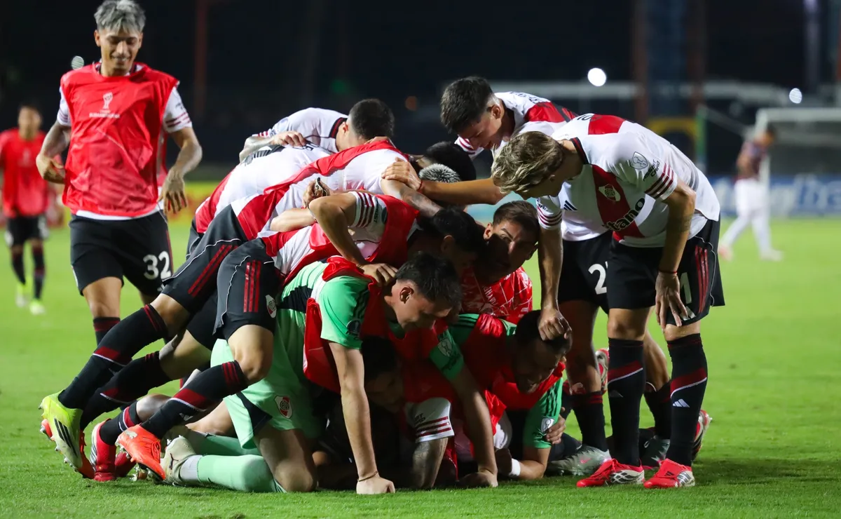 River, clasificado y a un paso de octavos.