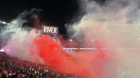 Así llegaba el plantel de River al Monumental.
