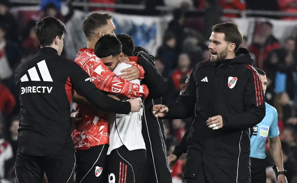 El desconsuelo de Kendry Páez tras errar su penal ante San Lorenzo.