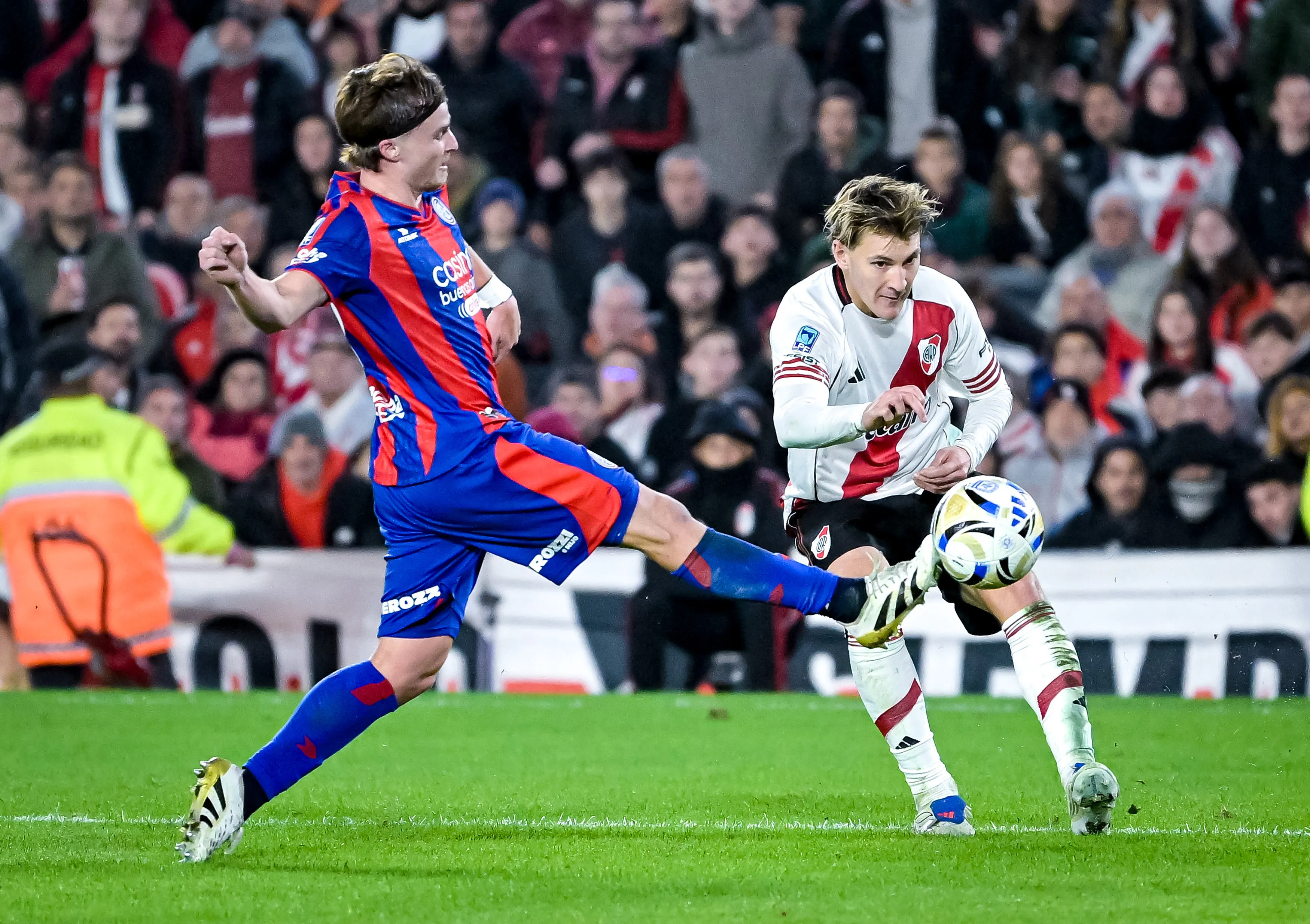 Colidio tuvo otro mal partido con la camiseta de River y Closs lo liquidó. (Getty Images)