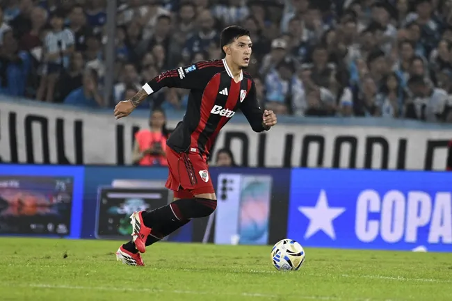 Tobías Ramírez solo jugó 45 minutos ante Racing desde su llegada a River en marzo. (Diego Haliasz / LPM)