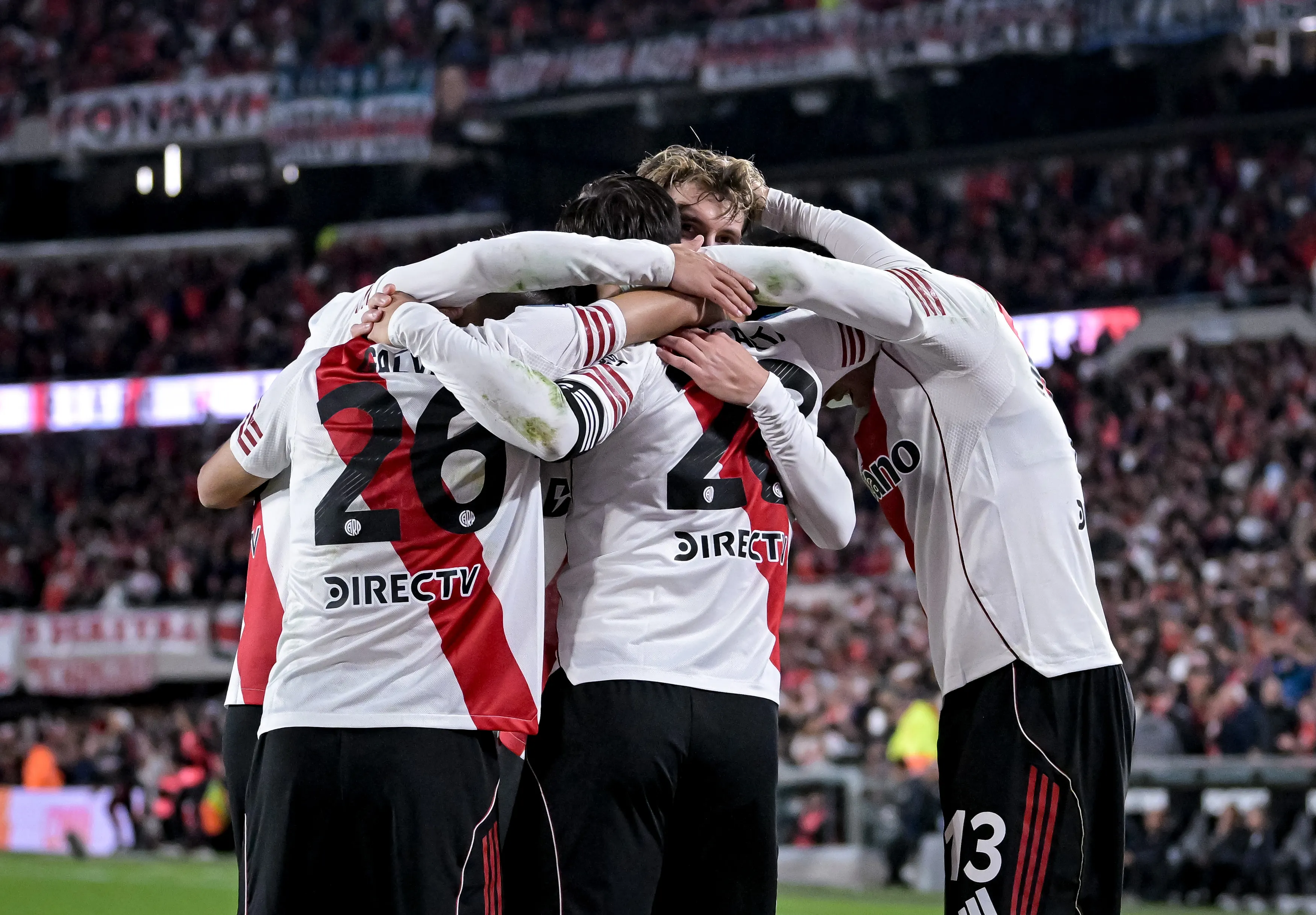BUENOS AIRES, ARGENTINA – MAY 13: Lucas Martinez Quarta of River Plate celebrates with teammates after scoring his team’s second goal during a Torneo Apertura Mercado Libre 2026 quarterfinal match between River Plate and Gimnasia y Esgrima La Plata at Estadio Mas Monumental Antonio Vespucio Liberti on May 13, 2026 in Buenos Aires, Argentina.  (Photo by Marcelo Endelli/Getty Images)
