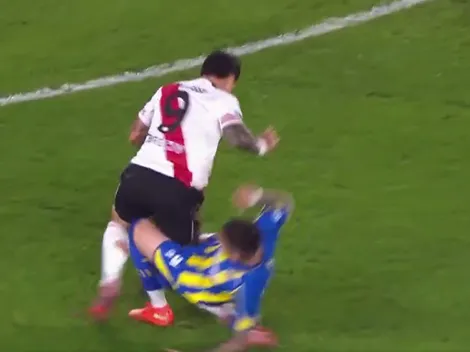Patadón a Driussi, que salió lesionado y desconsolado: Ramírez ni cobró falta