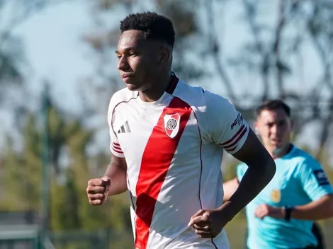 ¿Debuta con Bragantino? El delantero de la Reserva que podría convocar Coudet