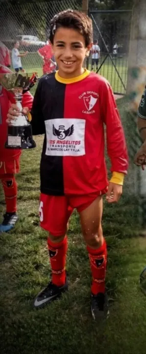 Lucas Silva, en su época de infantiles en el Deportivo La Dulce, el club de su pueblo natal.