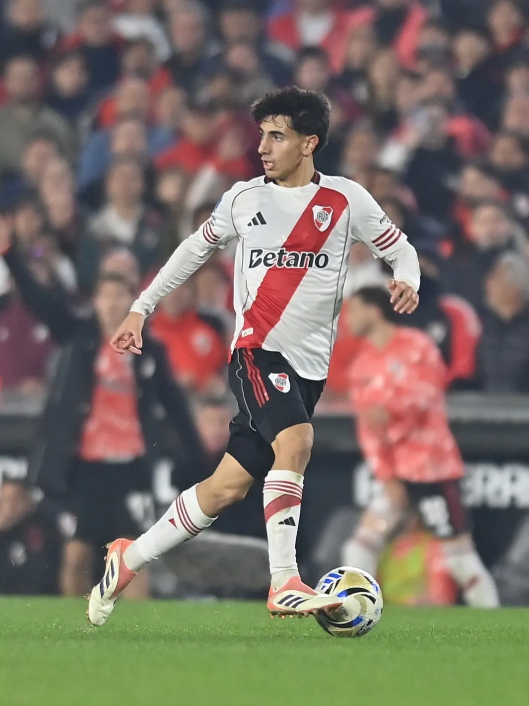 Lucas Silva, volante central de River Plate.