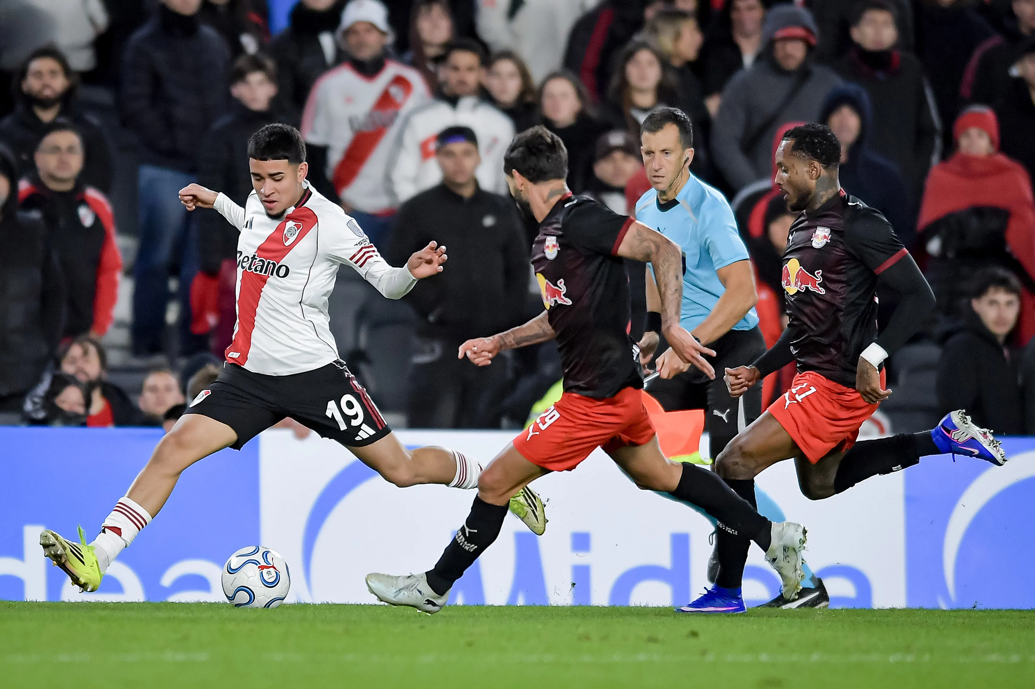 Al entrar contra Bragantino, Kendry Páez participó en al menos el 505 de los partidos del semestre y no podrá ser repescado por Chelsea. (Getty Images)