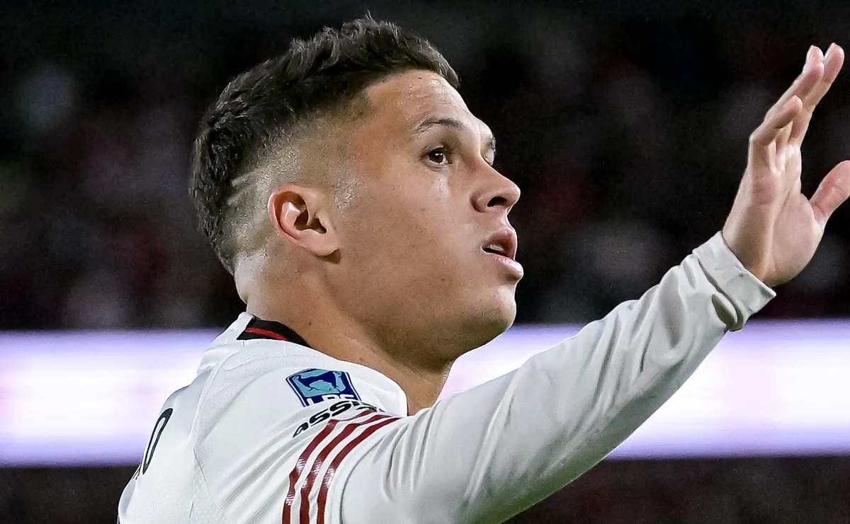 ¡Rendidos a sus pies! Así reconoció el hincha de River a Juanfer Quintero tras el partido ante Bragantino