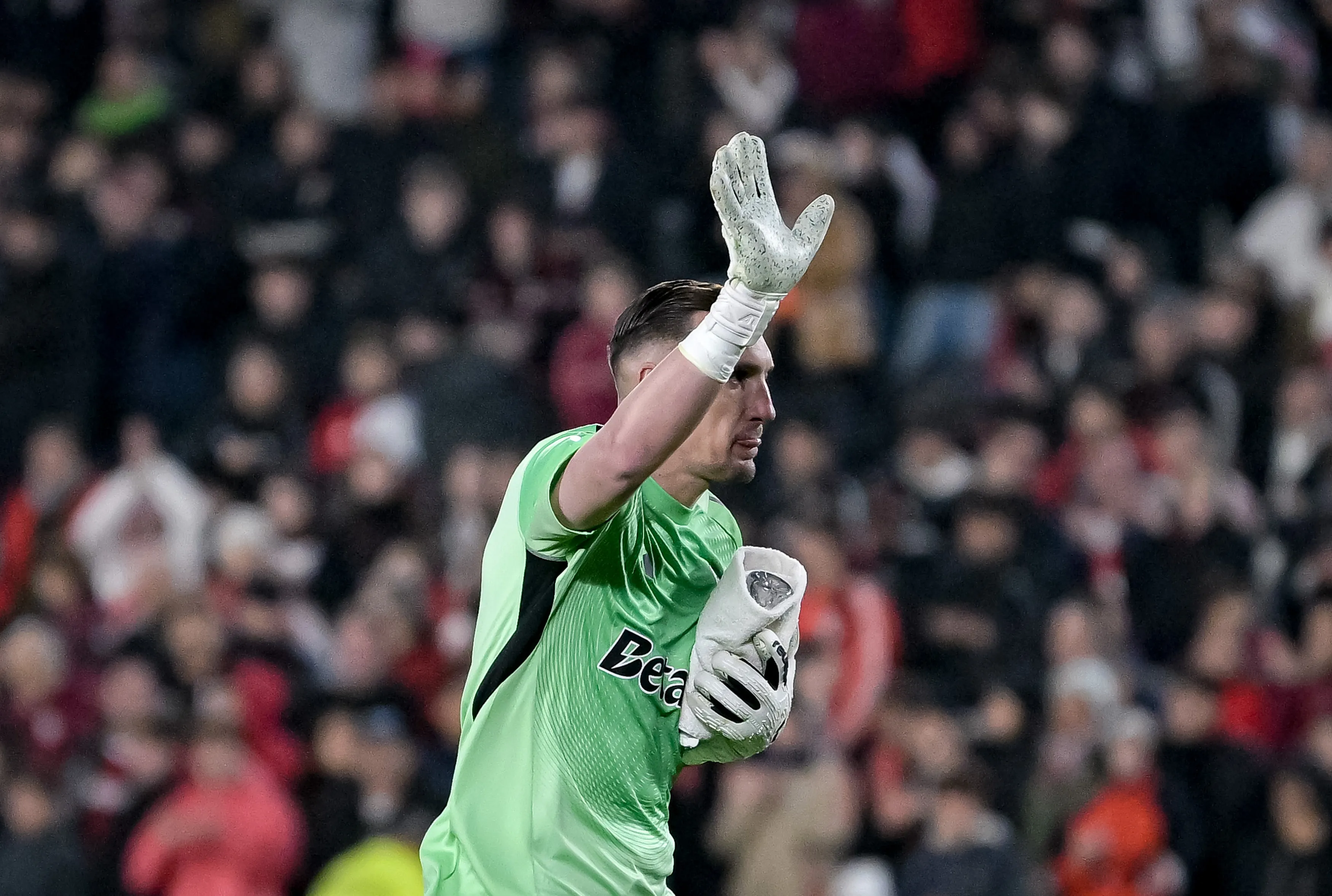 Armani recibe el aplauso de la gente en su regreso al arco de River después de casi tres meses. (Getty Images)