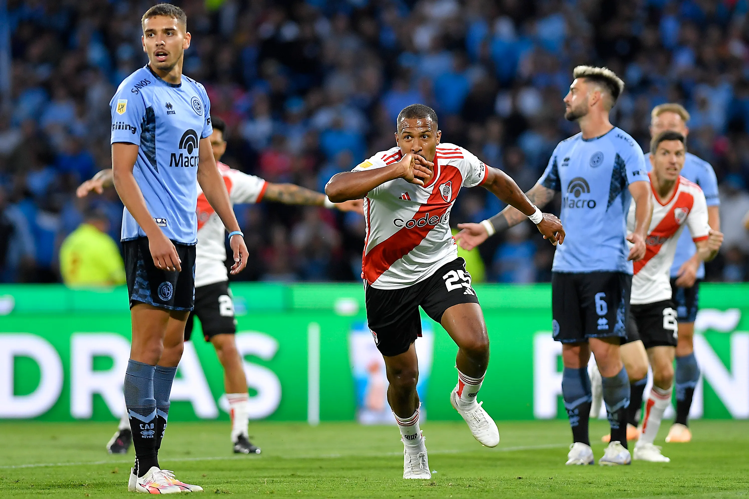 River ganó 10 encuentros sobre 16 disputados ante Belgrano en el Kempes. (Getty Images)