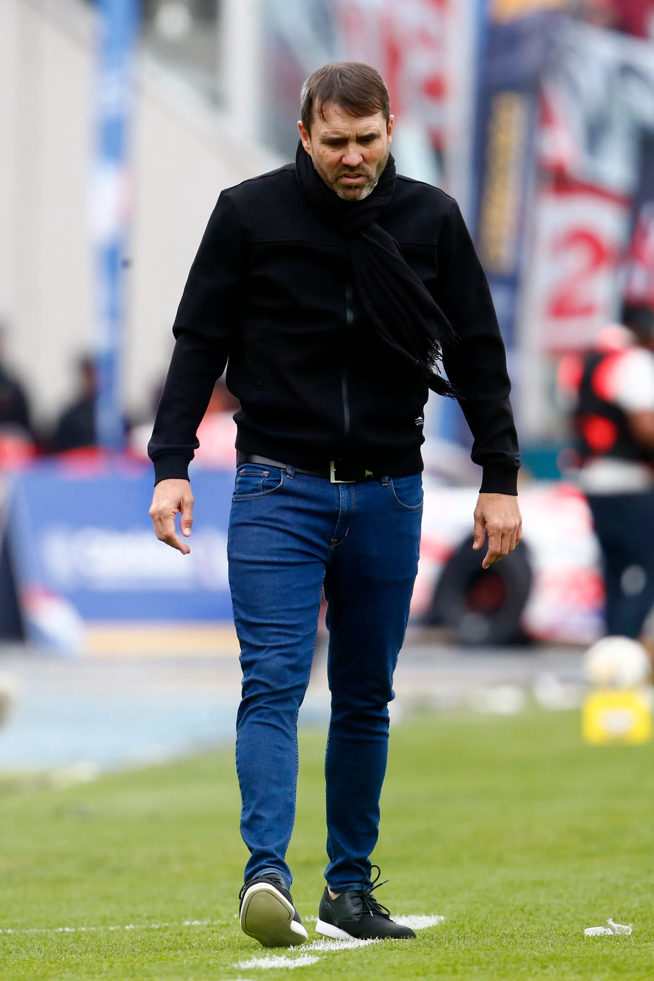 Coudet no logró corregir los errores en pelota parada de River. (Getty Images)
