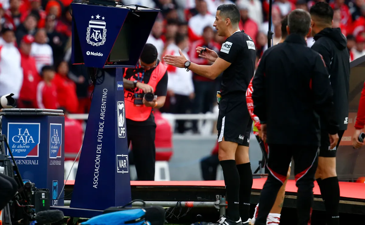 Yael Falcón Pérez explicó el penal de Belgrano.