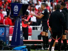 Falcón Pérez habló y explicó por qué decidió cobrar penal por mano de Rivero