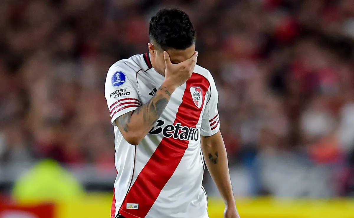 Juanfer fue titular en solo tres partidos sobre 17 dirigidos por Coudet en River.