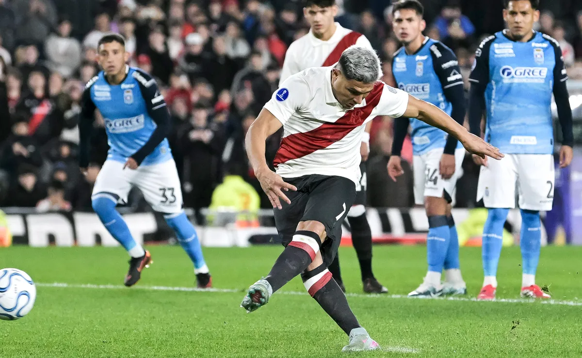 VIDEO: el penal errado de Maximiliano Salas para River contra Blooming por la Copa Sudamericana