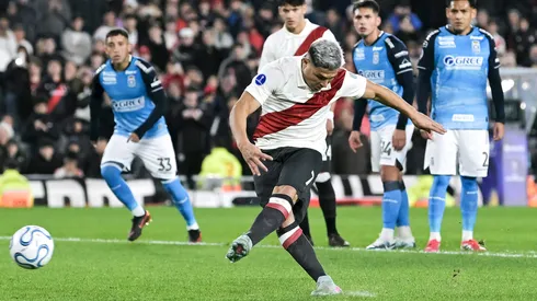 Salas erró un penal en los primeros minutos.