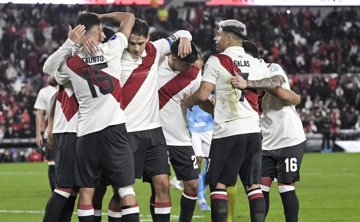 Los goles de River ante Blooming.