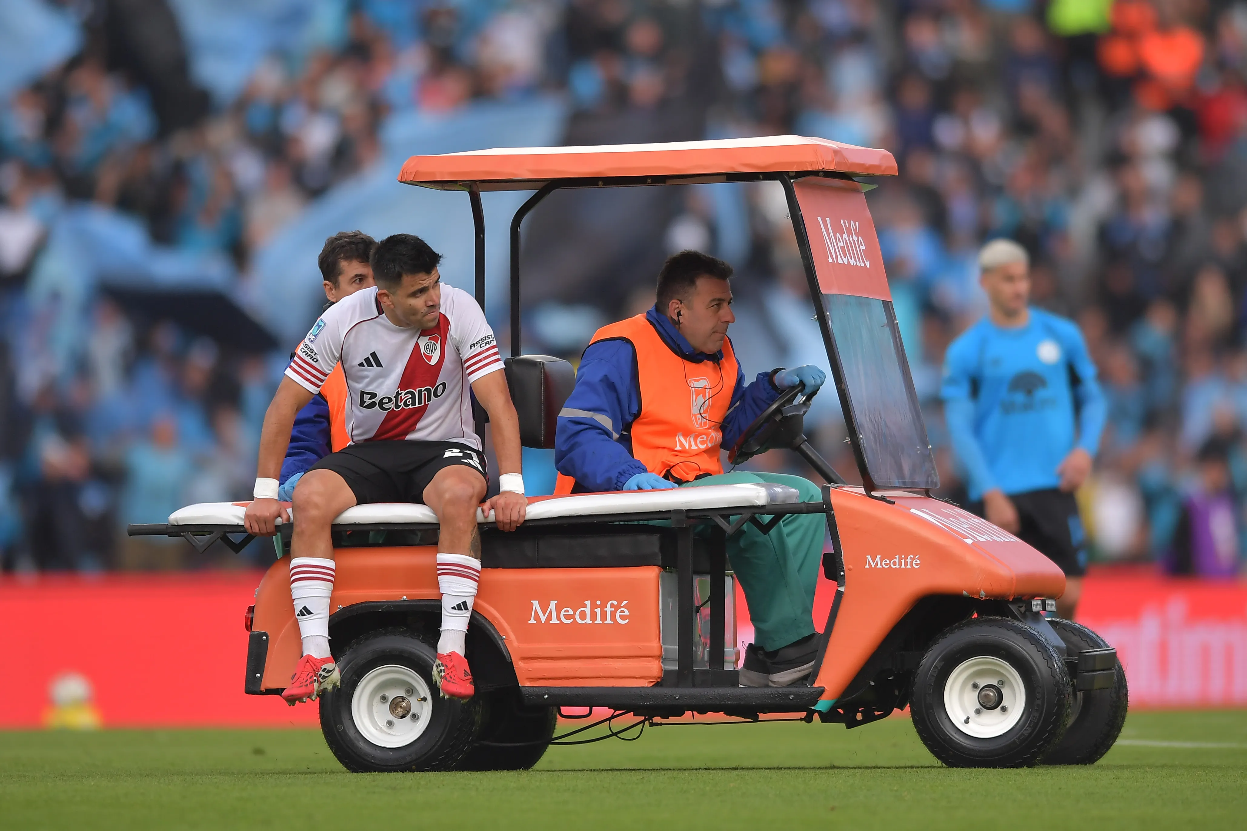 Acuña se retiró de la final contra Belgrano con dificultades físicas. (Getty Images)