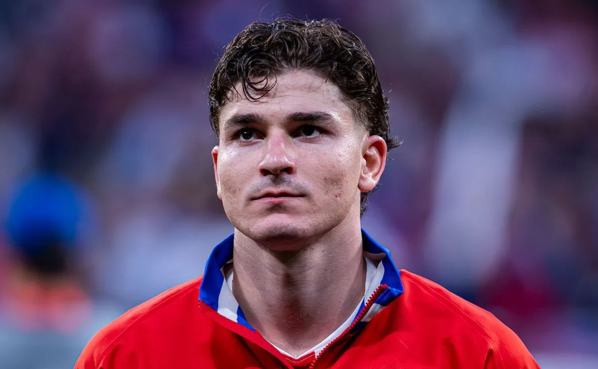 Cómo es el ofrecimiento del PSG por Julián.