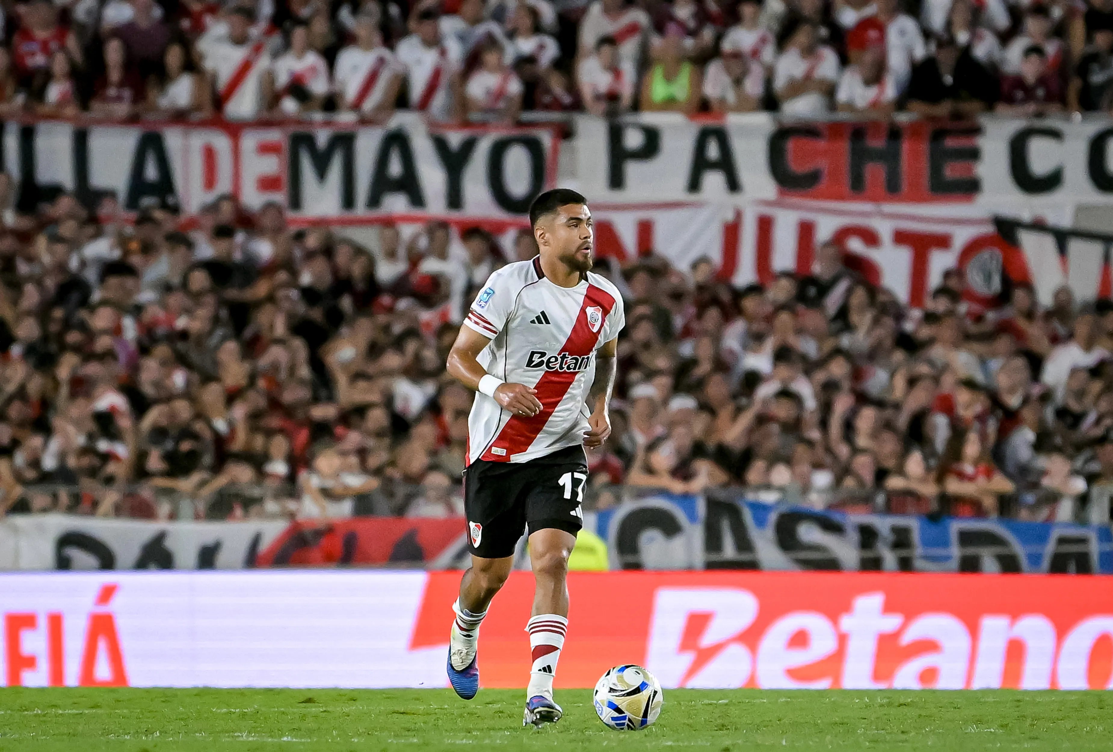 Paulo Díaz jugó solo ocho partidos durante el primer semestre del 2026. (Getty Images)
