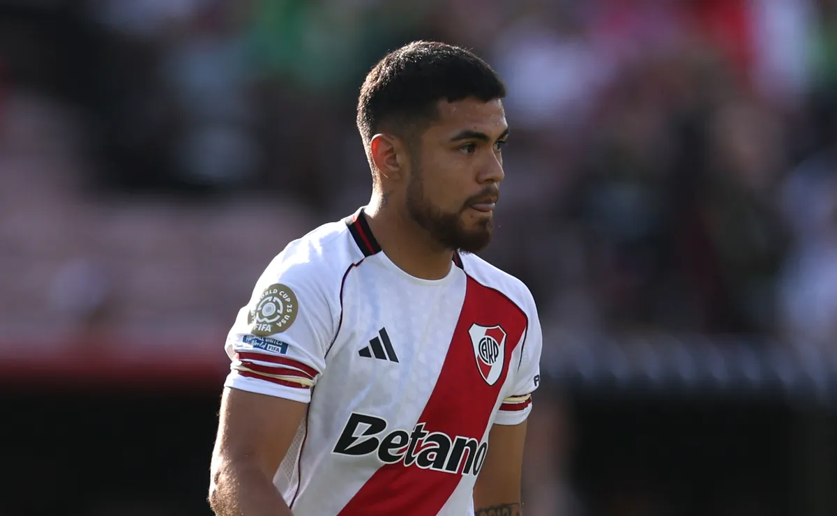 River quiere dejarlo ir: la traba que complica la salida de Paulo Díaz en este mercado de pases