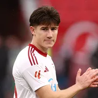 Nació en España, juega en el Sevilla y confesó que su sueño es jugar en River