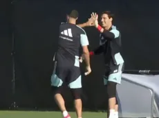 Se volvió viral: a pura risa, el video de Santiago Beltrán entrenando con el Dibu Martínez en la Selección