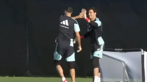 Beltrán y Dibu, a pura risa en la Selección.